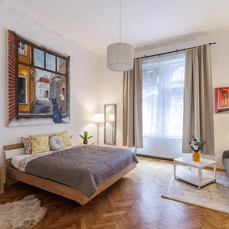 Dynasty - 3 Bdrms, Location Apartman