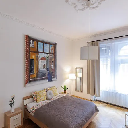 Dynasty - 3 Bdrms, Location Budapest
