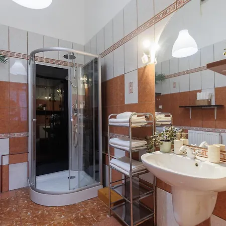 Dynasty - 3 Bdrms, Location Apartman *