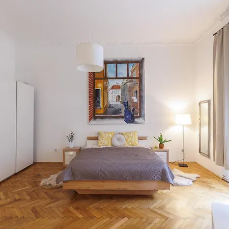 Dynasty - 3 Bdrms, Location * Budapešť
