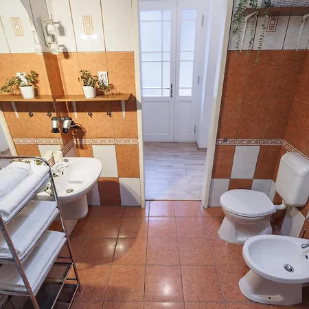 Apartman Dynasty - 3 Bdrms, Location *